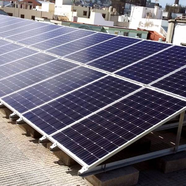 La CARM subvencionará hasta el 50% de la instalación de placas solares en viviendas
