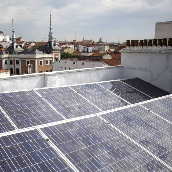 El Consejo de Ministros da luz verde al autoconsumo eléctrico instalando placas solares