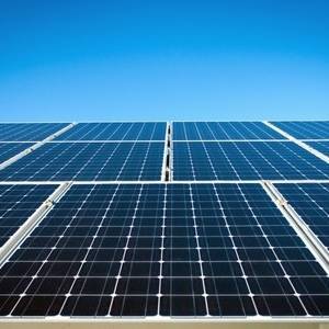 ¿Quieres fabricar luz en casa?, instalando placas solares es posible