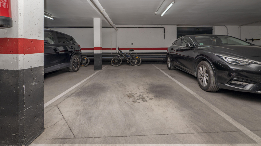 El Supremo ratifica que la comunidad de vecinos no puede prohibir a un residente la instalación de un punto de recarga para coche eléctrico en la plaza de garaje